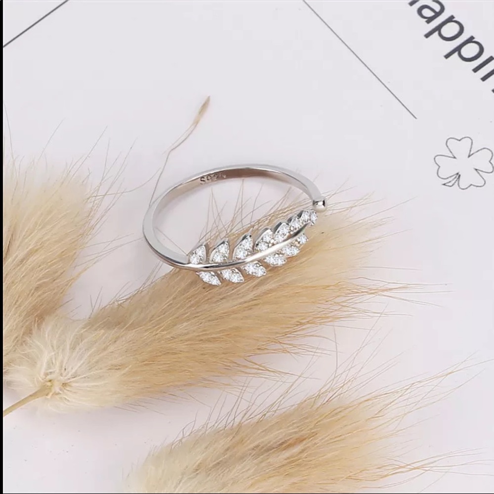 New Women’s 925 Silver Adjustable Olive Diamond Ring - Picture 3 of 6